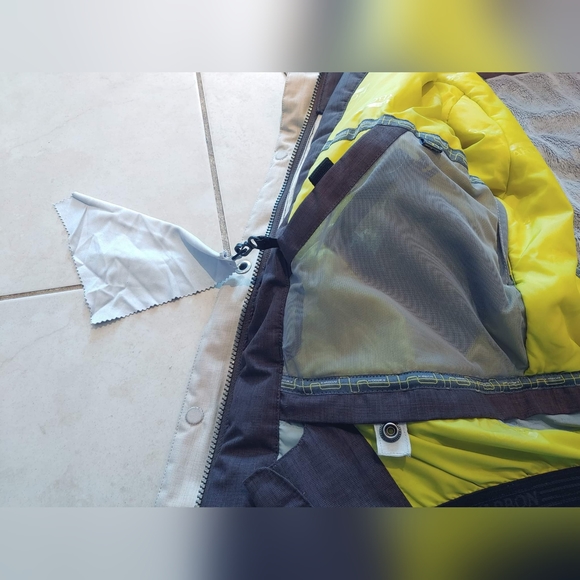 KARBON,NWOT, ladies winter's coat, ski and snow jacket, coat size 8 - Picture 14 of 16